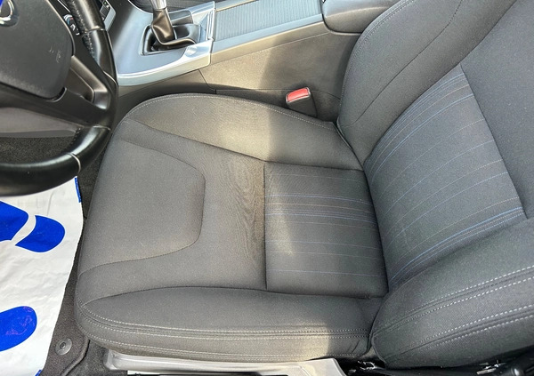 Volvo V60 cena 37900 przebieg: 237000, rok produkcji 2013 z Mrągowo małe 596